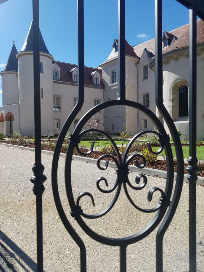 Chateau Saint-Jean, Relais & Chateaux モンリュソン エクステリア 写真