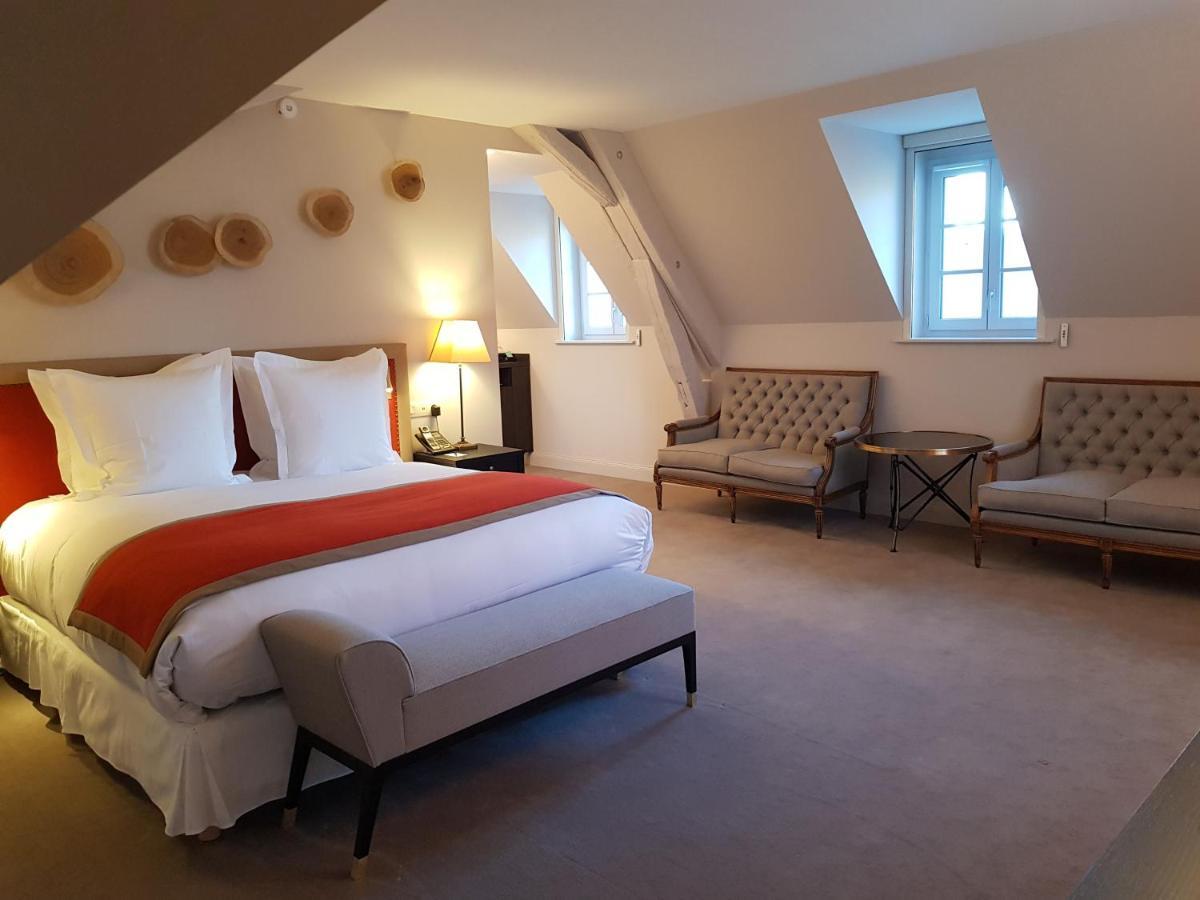 Chateau Saint-Jean, Relais & Chateaux モンリュソン エクステリア 写真